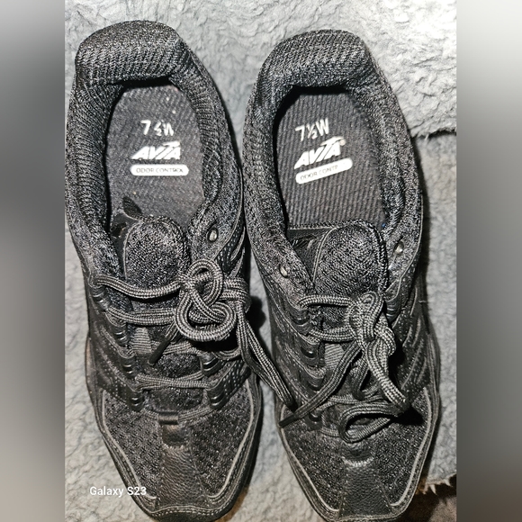 Shoes - Picture 4 of 4